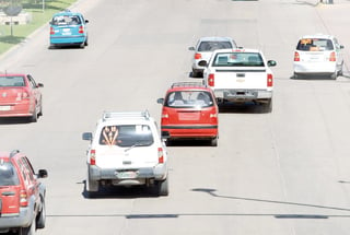 La propuesta de retirar los vehículos con placas vencidas es vista como errónea por la barra de abogados de Durango. (EL SIGLO DE TORREÓN) 