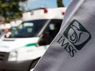 México tiene 1.23 médicos especialistas por cada 100 mil habitantes, aunque lo recomendado por la OCDE es 1.78. (ARCHIVO) 