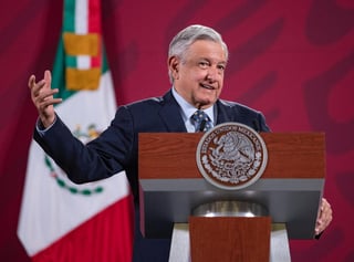 El presidente Andrés Manuel López Obrador afirmó que 3 mil 936 médicos de los 46 mil 29 contratados en los últimos tres meses, para atender la pandemia de COVID-19 en México, son especialistas en terapia intensiva. (ARCHIVO)