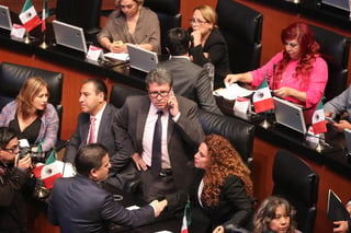 El senador Ricardo Monreal Ávila (Morena) informó que acordó con los otros coordinadores parlamentarios realizar un periodo extraordinario de sesiones, a fin de aprobar los seis ordenamientos legales relacionados con el Tratado de Libre Comercio de México, Estados Unidos y Canadá (T-MEC), que entrará en vigor el 1 de julio próximo. (ARCHIVO)