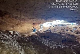 El socavón se ubicó en un tramo federal de Tulum donde se hallaron aguas cristalinas.