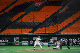 Con un total de seis encuentros inició la temporada de la Liga japonesa de beisbol, que debía haber comenzado el 20 de marzo.