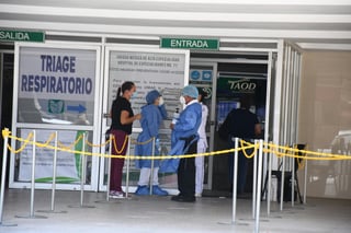 El número de pacientes en los hospitales COVID de Torreón se debe a los contagiados que llegan de otros municipios, incluyendo de Gómez Palacio, aseguró el jefe de la Jurisdicción Sanitaria No. VI. (EL SIGLO DE TORREÓN)