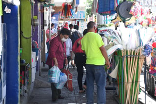 Muchos de los comerciantes informales no han recibido los créditos que les prometieron en Lerdo.
