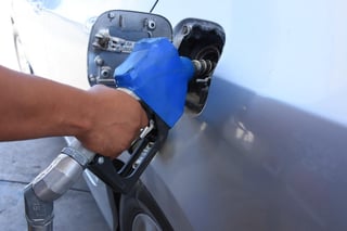 Para la Confederación Patronal Mexicana (Coparmex), el bajo precio de la gasolina en la Región Centro de Coahuila refleja el intento de los empresarios de combustibles de sobrevivir en un mercado que se contrae. (SERGIO RODRÍGUEZ)