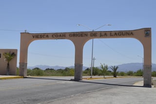 Los vecinos de Viesca estuvieron denunciando la falta de agua a través de las redes sociales y El Siglo de Torreón acudió en respuesta a la solicitud de los quejosos.  (ARCHIVO)