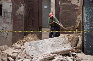 El gobernador de Oaxaca, Alejandro Murat, actualizó la cifra a cinco muertes a consecuencia del sismo ocurrido la mañana de hoy martes 22 de junio. (EFE)