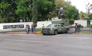 Los hechos ocurrieron alrededor de las 08:50 horas, cuando habitantes de la zona norte de Cuernavaca reportaron a las autoridades un fuerte estruendo y explosión en esa área.
(EL UNIVERSAL)