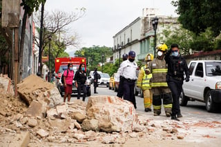 El gobernador de Oaxaca, Alejandro Murat, señaló que el número de víctimas mortales por el terremoto del 22 de junio se incrementó a nueve. (EFE)