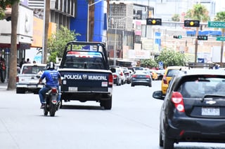 La Policía Municipal logró la detención de un sujeto que amagó con un arma a un taxista, al oriente de Torreón. (EL SIGLO DE TORREÓN)