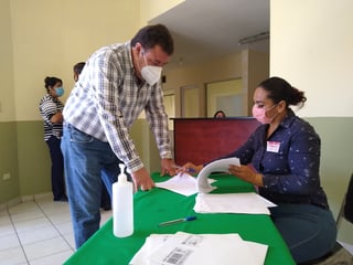 Juan Moreno Espinoza, actual regidor del cabildo gomezpalatino, ganó la dirigencia municipal del PRI tras la elección de ayer.
