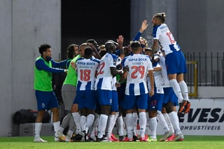 Porto derrotó 1-0 como visitante al Paços de Ferreira y amplió a seis su ventaja sobre el sublíder Benfica. (EFE)