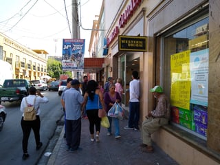 En las calles del Centro de Lerdo se puede observar a personas sin el uso de cubrebocas.