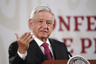 El presidente Andrés Manuel López Obrador aseguró que ningún país estaba preparado para la pandemia del COVID-19, y señaló estar orgulloso de la población mexicana porque ha acatado las recomendaciones de las autoridades sanitarias, lo que ha evitado que se tenga una curva pronunciada, lo que significaría, indicó, el desbordamiento del sistema de salud. (EFE)