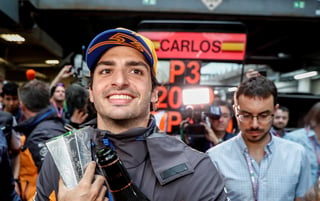 Pedro de la Rosa opinó que el español Carlos Sainz (McLaren) va a llegar 'con una confianza espectacular' al reinicio de la temporada que comenzará este fin de semana con el Gran Premio de Austria. (ARCHIVO)