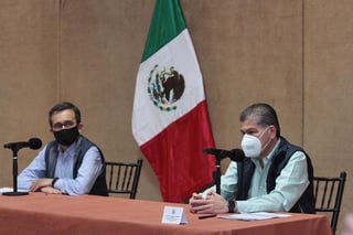 El gobernador Miguel Riquelme se reunió con el exsecretario de Economía en México, Ildefonso Guajardo.