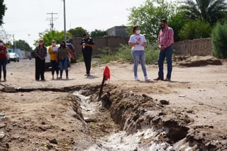 El alcalde de Matamoros hizo un recorrido de supervisión en un tramo de las obras. (CORTESÍA) 