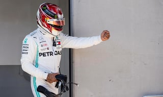 Lewis Hamilton (Mercedes), vigente campeón mundial, firmó el mejor tiempo de la primera sesión de ensayos libres del Gran Premio de Austria. (ARCHIVO)