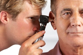 Existe una alta tendencia a pensar que la audición solo se daña con sonidos fuertes, pero existen más razones por las cuales se podría presentar pérdida auditiva. (ARCHIVO)