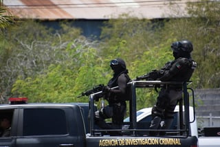 Elementos del Grupo de Armas y Tácticas Especiales de Monclova (GATEM) abatieron a un hombre armado dentro de su domicilio. (EL SIGLO COAHUILA)
