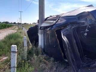 La tarde de este lunes se registró un aparatoso accidente, en la carretera Torreón-San Pedro, el cual dejo daños de consideración en tanto que el conductor resultó ileso. (EL SIGLO DE TORREÓN)