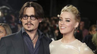 Johnny Depp declaró ante una corte en Londres el martes para negar que alguna vez golpeó a su exesposa Amber Heard, a quien acusó de atacarlo y describirlo como un “monstruo”. (ESPECIAL) 