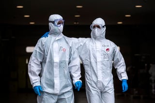 Italia registró treinta muertos por coronavirus en las últimas veinticuatro horas, la mayor cifra desde el pasado jueves, pero los nuevos contagios confirmados cayeron a 138, lo que indica que se sigue reduciendo la curva. (ARCHIVO) 