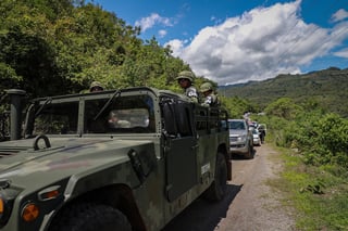Un grupo especial de la Fiscalía General de Chiapas participa en las investigaciones por la emboscada en contra del alcalde de Chenalhó, Abraham Cruz Gómez, el lunes por la noche, donde perdió la vida su chofer. (ARCHIVO)