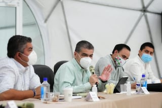 El gobernador priista de Coahuila, Miguel Ángel Riquelme Solís, declaró que el estado va a regular, pero no cerrar los sectores ya reactivados, pese al alza en casos de COVID-19. (ESPECIAL)