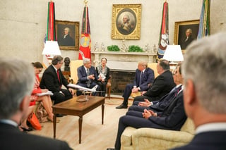 El mandatario mexicano y el estadounidense sostienen un encuentro privado en la residencia oficial ubicada en Washington. (TWITTER)
