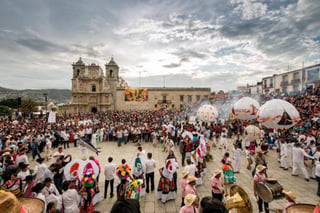 De acuerdo con el funcionario, México es el único país con 4 ciudades de las 25 ganadoras, por lo que mandó sus felicitaciones tanto a Oaxaca como a San Miguel de Allende, Guanajuato, la Ciudad de México y Mérida, Yucatán.
(ESPECIAL)
