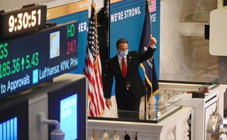Wall Street cerró este viernes con sus tres indicadores de referencia en verde, de los que el Nasdaq, que aglutina compañías tecnológicas, se apuntó otra cifra récord al avanzar un 0.66 %. (ARCHIVO)