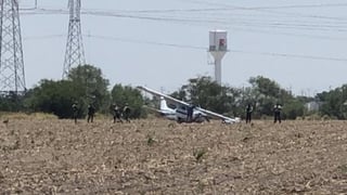 Tres personas resultaron lesionadas al desplomarse una avioneta sobre un terreno de cosecha, situado a un costado de la carretera Reynosa-San Fernando. (ARCHIVO)