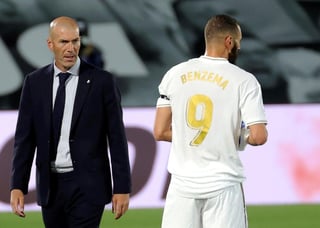 El francés Karim Benzema firmó la anotación 500 del Real Madrid con Zinedine Zidane como director técnico. (ARCHIVO)