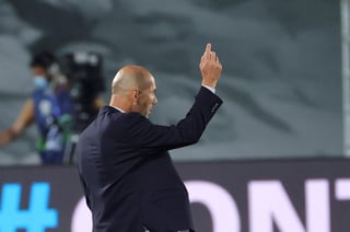 Zinedine Zidane, técnico del Real Madrid, no está preocupado por el funcionamiento del equipo, solo quiere ganar juegos. (EFE)