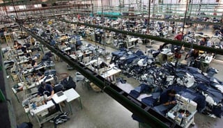 De acuerdo a datos del Inegi, la industria manufacturera tuvo una caída de 37.1 por ciento.