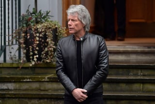 Visión crítica. En American Reckoning, Bon Jovi analiza lo ocurrido a George.