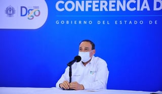 El secretario de Salud de Durango, Sergio González, explicó que en promedio, se registran 67 casos diarios de COVID en el estado. (EL SIGLO DE TORREÓN)