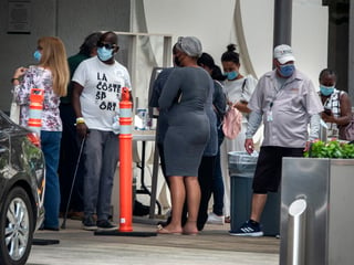 Un miembro de la comisión anti coronavirus de la Casa Blanca indicó el domingo que a pesar de un aumento de casos en el país, la situación “no está fuera de control”. (ARCHIVO) 