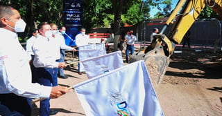 El gobernador de Durango, José Rosas Aispuro Torres, dio el banderazo de inicio a varias obras en la Comarca Lagunera. (CORTESÍA) 