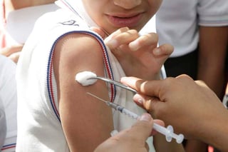 La aplicación de las vacunas es gratuita por parte del Seguro Social. Lanzan un exhorto a los padres de familia a mantenerse atentos al esquema de vacunación de sus hijos.