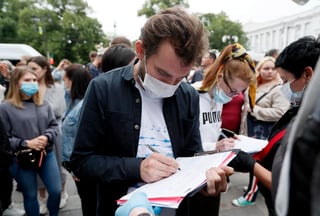 Entre mil y 1,500 personas acudieron a la convocatoria de la plataforma en Moscú y en otras ciudades rusas. (EFE) 