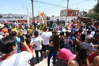 En la celebración de la Virgen del Carmen en el ejido La Paz, se olvidaron los protocolos de salud para evitar contagios de COVID. (EL SIGLO DE TORREÓN)