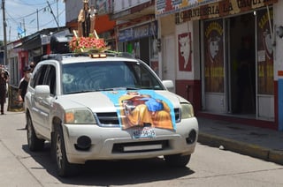 Los creyentes de la Virgen del Carmen realizaron una caravana. (EL SIGLO DE TORREÓN) 