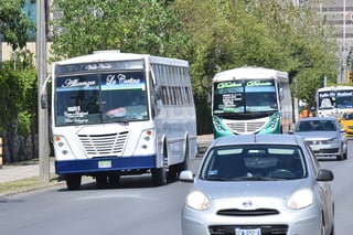 De 500 camiones de ruta urbana en Torreón solamente circulan, hasta la presente semana, entre 300 y 350, según autoridades. (EL SIGLO DE TORREÓN)