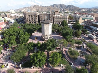 En sus inicios, la actual Plaza de Armas era llamada la Plaza del 2 de Abril, en alusión al general Porfirio Díaz, por su victoria al Segundo Imperio Mexicano. (VERÓNICA RIVERA)