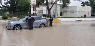 La Dirección de Protección Civil y Bomberos informó, de manera preliminar, que se atendieron 245 reportes de viviendas inundadas, en el corte a las 20:00 horas. (EL SIGLO COAHUILA)