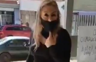 La mujer que fue captada en Durango, se ha viralizado a través de redes sociales con el apodo de 'lady maquillaje' (CAPTURA)  