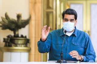 Más de un año después de que un joven político desafiase abiertamente a Nicolás Maduro, el presidente socialista de Venezuela conserva las riendas del poder, ayudado en parte por el nuevo coronavirus. (ARCHIVO) 