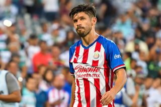 De acuerdo a un comunicado emitido por la Liga MX y el Club Deportivo Guadalajara, se dio a conocer que el futbolista lagunero Oribe Peralta, ha dado positivo a la prueba del COVID-19. (ARCHIVO)